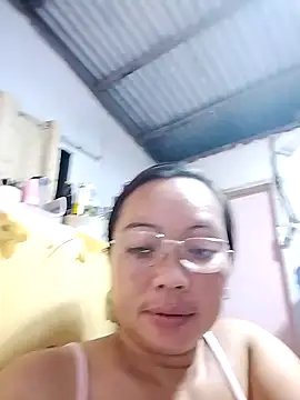 Snapshot of asianwet4u chatting on January 2025 04:28:01 PM asianwet4u online show from January 2025 04:28:01 PM