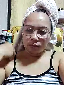 Snapshot of asianwet4u chatting on January 2025 03:52:02 AM asianwet4u online show from January 2025 03:52:02 AM