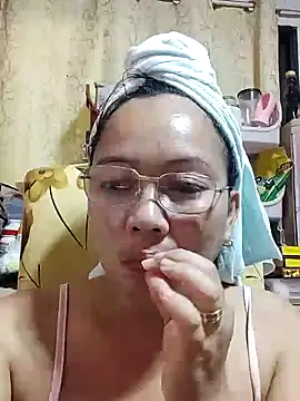 Snapshot of asianwet4u chatting on February 2025 08:24:01 AM asianwet4u online show from February 2025 08:24:01 AM