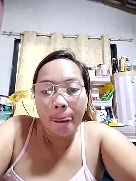 Snapshot of asianwet4u chatting on February 2025 03:13:01 AM asianwet4u online show from February 2025 03:13:01 AM