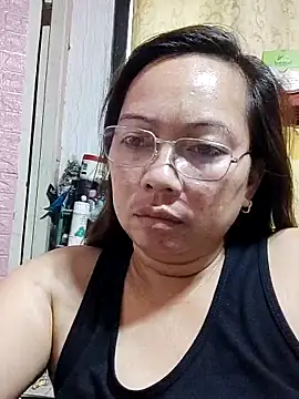 Snapshot of asianwet4u chatting on February 2025 01:32:01 AM asianwet4u online show from February 2025 01:32:01 AM