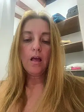 Snapshot of moniquerainx chatting on January 2025 02:21:02 AM moniquerainx online show from January 2025 02:21:02 AM