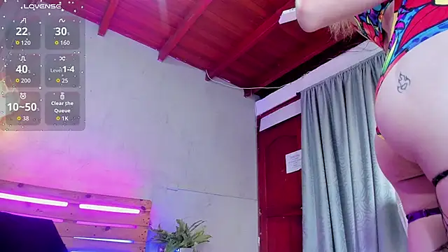 niky doll  online show from December 2025 01:27:01 PM