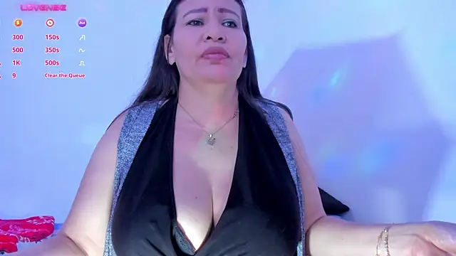 esmeralda milf online show from December 2024 11:24:01 PM