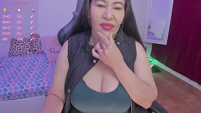 esmeralda milf online show from October 2025 11:29:01 AM