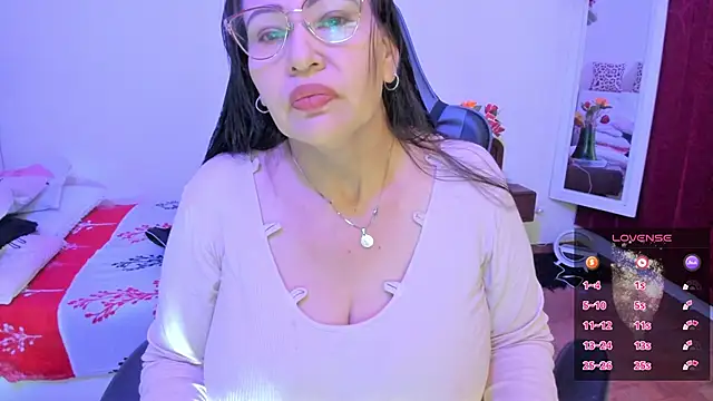 esmeralda milf online show from January 2026 03:16:02 PM