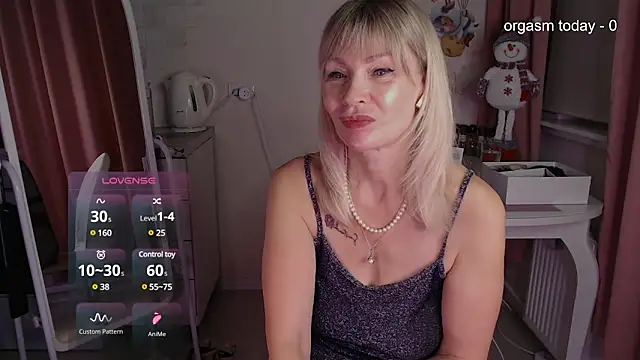 JuliaVilnet online show from December 2024 05:17:01 AM