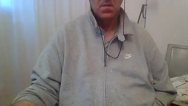 ANONIMO7735 online show from April 2026 05:00:02 AM