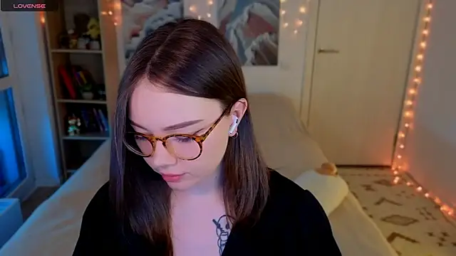 MilenaSaint online show from April 2026 03:46:01 AM