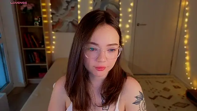MilenaSaint online show from June 2026 03:40:01 AM