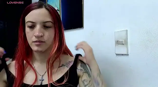 Snapshot of ninaa_fox chatting on December 2024 03:11:02 PM ninaa fox online show from December 2024 03:11:02 PM