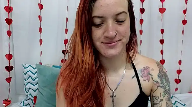 Snapshot of ninaa_fox chatting on February 2025 02:06:02 PM ninaa fox online show from February 2025 02:06:02 PM