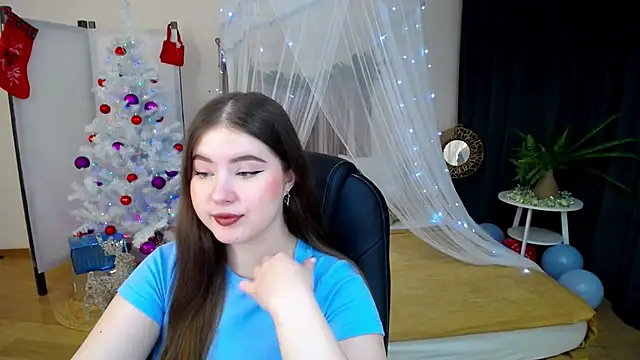 NicoleFoxery online show from December 2024 06:22:02 PM