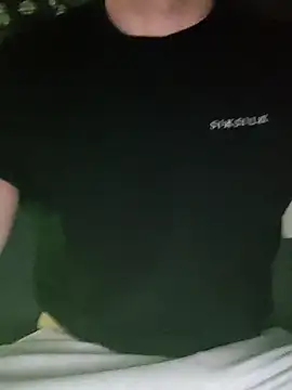 Snapshot of Intense_1337 chatting on December 2024 02:38:02 AM Intense 1337 online show from December 2024 02:38:02 AM