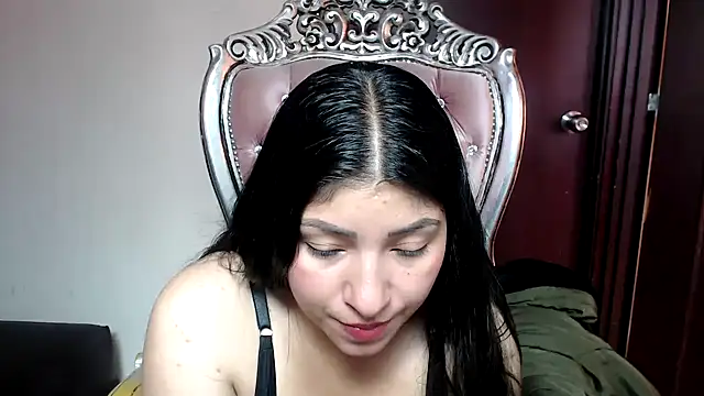 holly20a online show from January 2025 12:31:01 PM