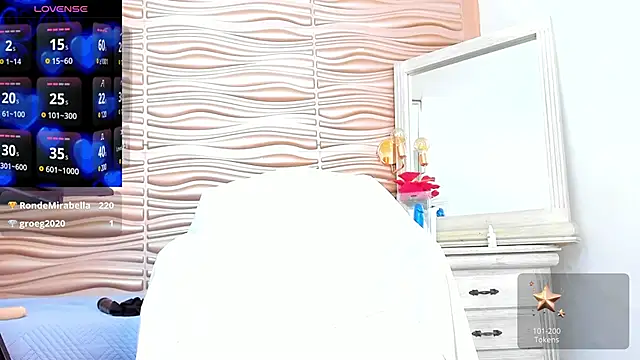 Snapshot of mia_pineda chatting on February 2025 11:20:02 PM mia pineda online show from February 2025 11:20:02 PM