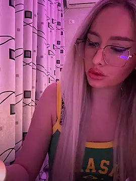 mollyxxx online show from December 2024 03:43:01 AM