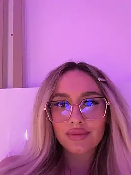 mollyxxx online show from February 2025 01:55:02 AM