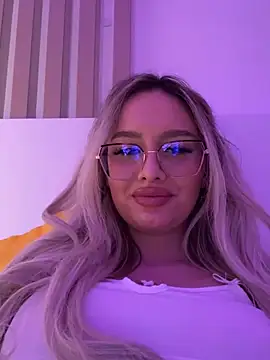 mollyxxx online show from February 2025 04:25:01 AM