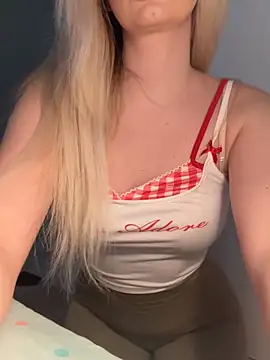 mollyxxx online show from February 2026 06:46:01 AM