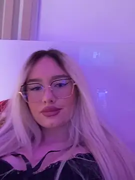 mollyxxx online show from April 2026 02:27:02 AM