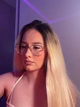 mollyxxx online show from June 2026 03:21:02 AM