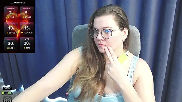 Snapshot of KellyKleine chatting on March 2025 08:13:02 AM KellyKleine online show from March 2025 08:13:02 AM