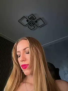 Snapshot of RockQueen_A chatting on January 2025 05:19:02 AM RockQueen A online show from January 2025 05:19:02 AM