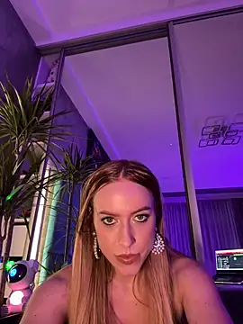 Snapshot of RockQueen_A chatting on March 2025 08:40:01 AM RockQueen A online show from March 2025 08:40:01 AM