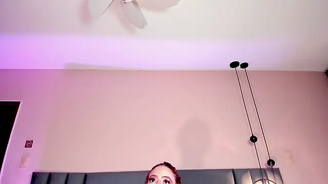 JupiteFox online show from April 2026 12:55:02 AM