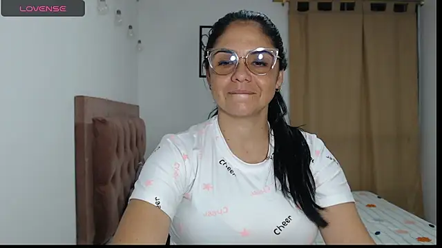 selena ferri online show from November 2025 02:44:01 AM