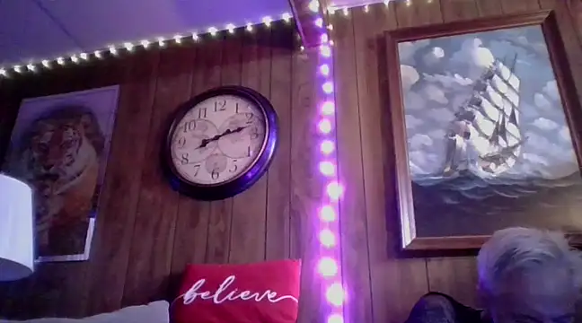 Snapshot of Makowboy chatting on December 2024 03:16:02 PM Makowboy online show from December 2024 03:16:02 PM