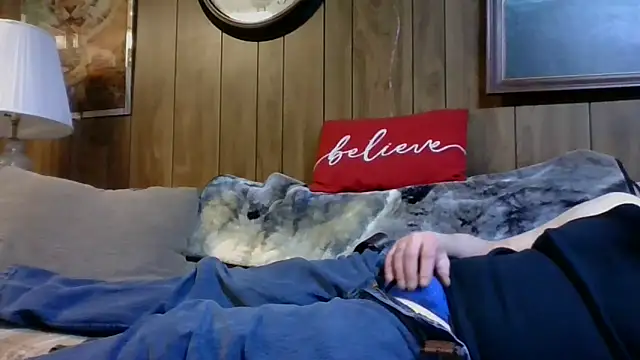 Snapshot of Makowboy chatting on December 2024 11:10:02 PM Makowboy online show from December 2024 11:10:02 PM