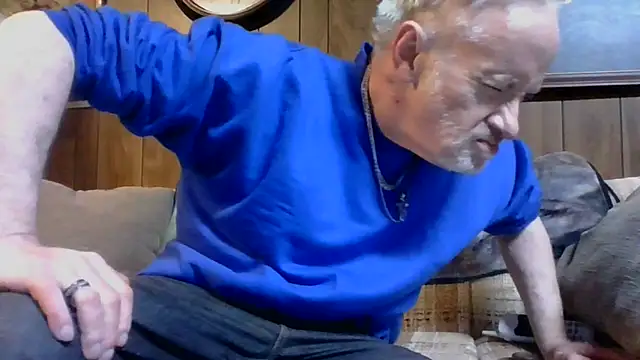 Snapshot of Makowboy chatting on December 2024 10:36:02 PM Makowboy online show from December 2024 10:36:02 PM