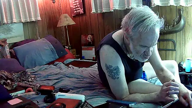 Snapshot of Makowboy chatting on February 2025 02:52:02 PM Makowboy online show from February 2025 02:52:02 PM