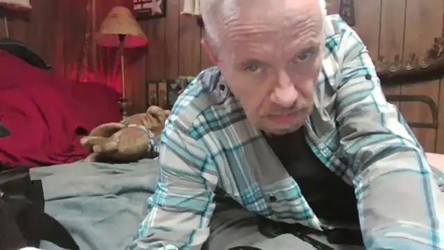 Snapshot of Makowboy chatting on March 2025 09:42:02 PM Makowboy online show from March 2025 09:42:02 PM