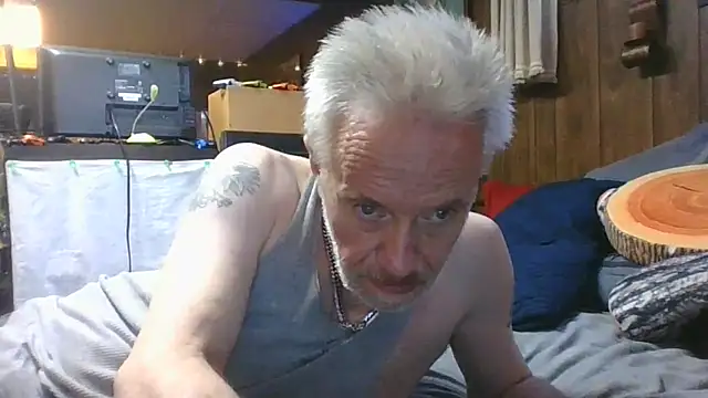 Snapshot of Makowboy chatting on September 2025 05:17:01 PM Makowboy online show from September 2025 05:17:01 PM