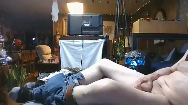 Snapshot of Makowboy chatting on October 2025 11:16:01 PM Makowboy online show from October 2025 11:16:01 PM