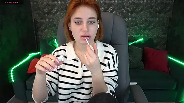 EmilyFoxxi online show from December 2024 10:06:02 AM