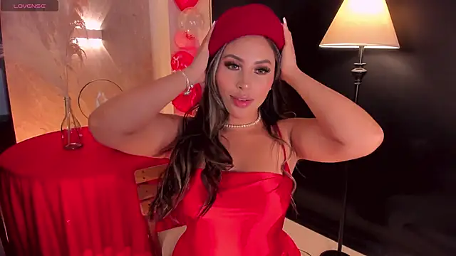 Snapshot of MiaRoberts1 chatting on February 2025 08:59:01 PM MiaRoberts1 online show from February 2025 08:59:01 PM