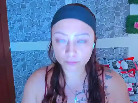 julybravo online show from October 2025 03:57:02 PM