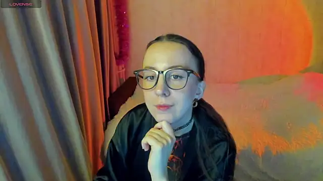 CurlySteph online show from November 2025 05:57:01 PM