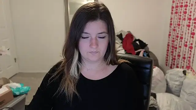 magicsparkles online show from April 2026 12:44:01 AM