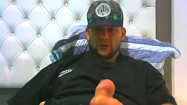 altenori112 online show from February 2026 04:01:01 PM