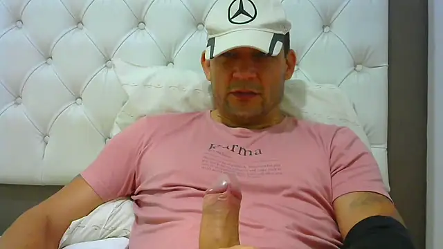 altenori112 online show from February 2026 11:01:02 PM