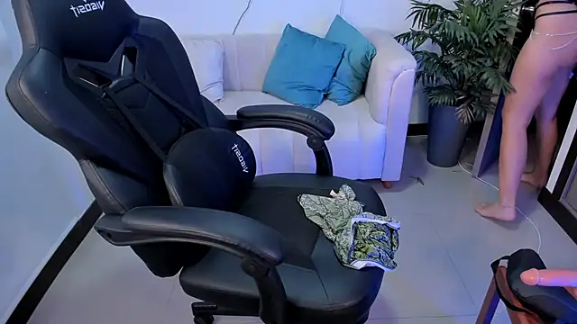 Snapshot of SaraParker_ chatting on January 2025 02:00:02 AM SaraParker online show from January 2025 02:00:02 AM