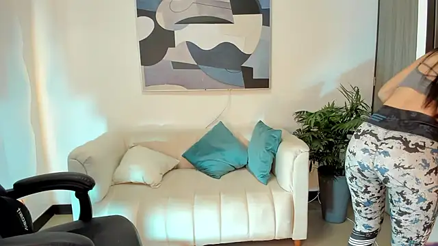 Snapshot of SaraParker_ chatting on February 2025 02:32:02 PM SaraParker online show from February 2025 02:32:02 PM