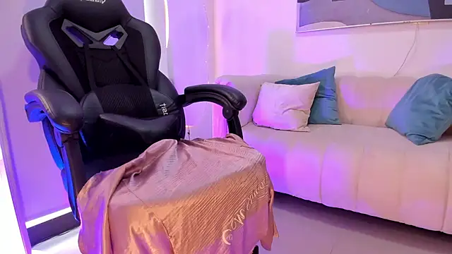 Snapshot of SaraParker_ chatting on February 2025 06:37:01 PM SaraParker online show from February 2025 06:37:01 PM