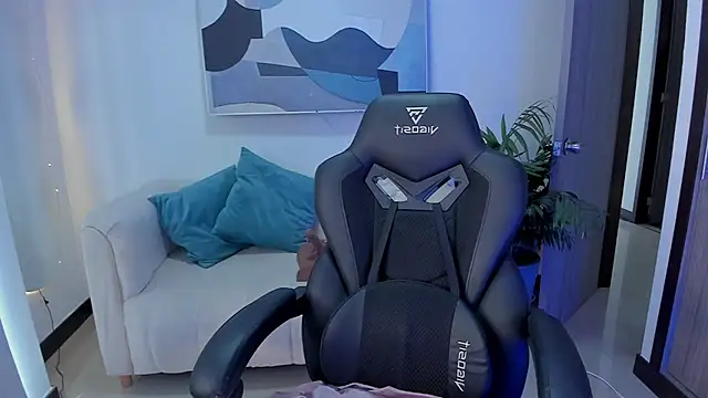 Snapshot of SaraParker_ chatting on March 2025 06:37:02 PM SaraParker online show from March 2025 06:37:02 PM