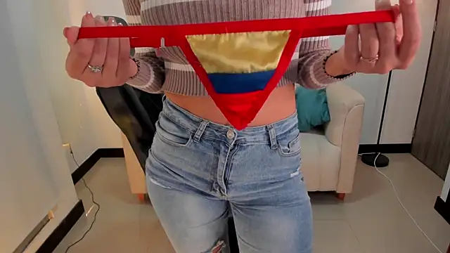 Snapshot of SaraParker_ chatting on November 2025 11:04:02 PM SaraParker online show from November 2025 11:04:02 PM